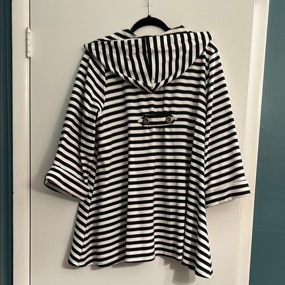 For Cynthia Black and White Striped Stylish Gym Hoodie - Picture 7 of 9